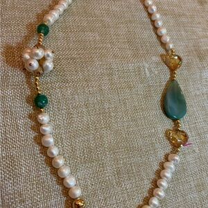 Elegant Pearl and Green Necklace